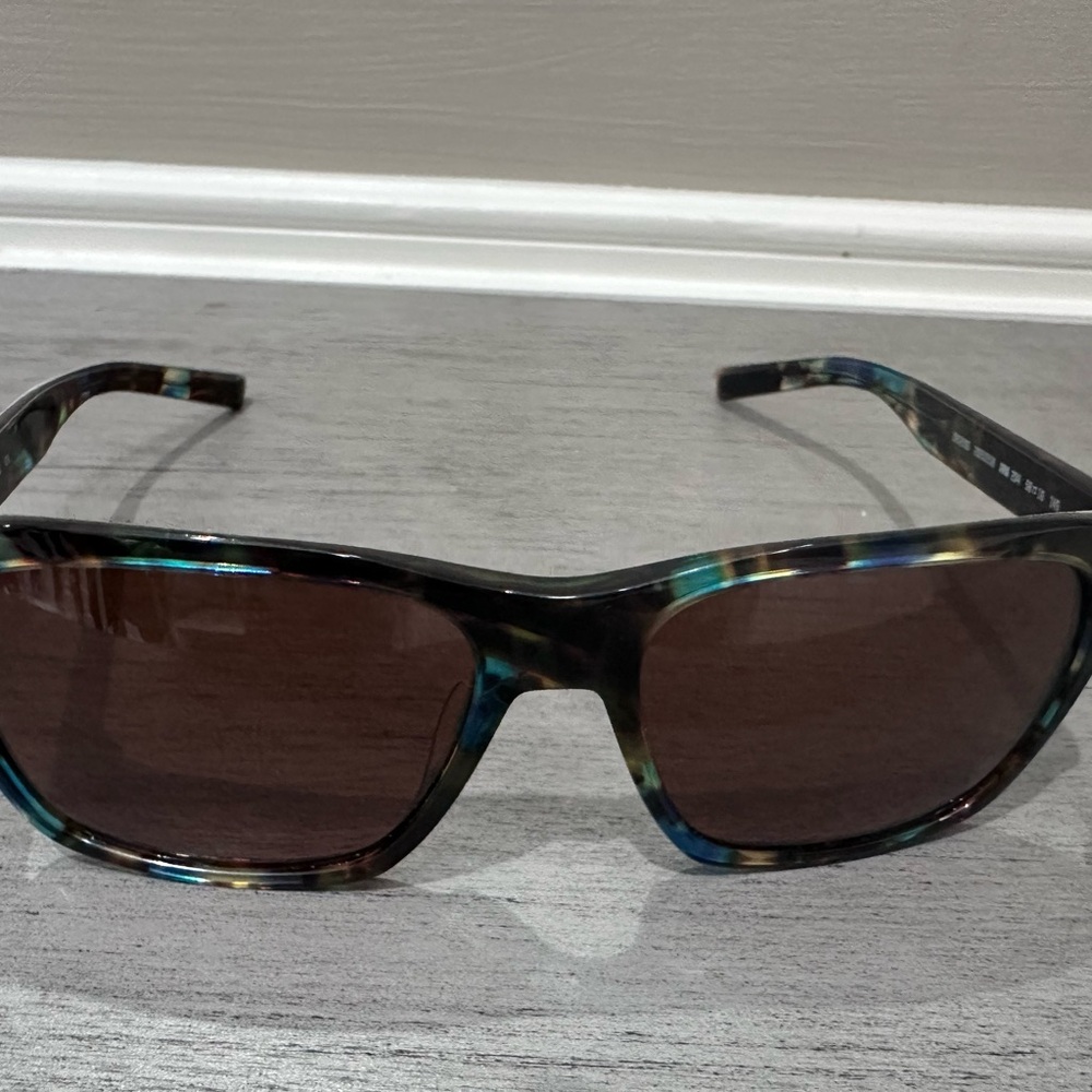 Costa Brown Oversized Glasses with Polarized Lenses - Picture 8 of 9